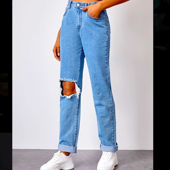 High Waist Slant Pocket Ripped Mom Jean(Size Med)  - SOLD - Picture 5 of 6